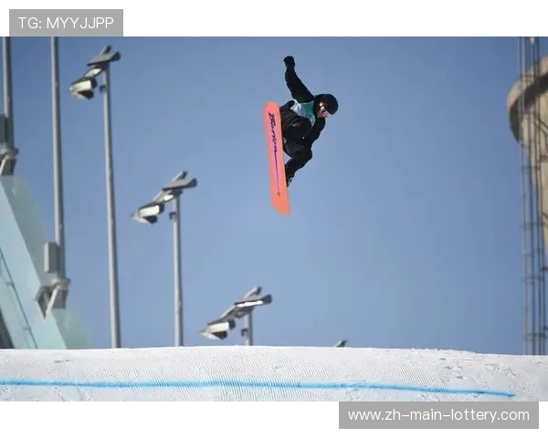 苏翊鸣谈单板滑雪训练：挑战高难度动作提升稳定性